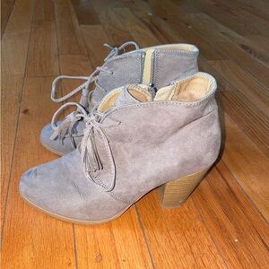 Elegant Women's Suede Ankle Booties
